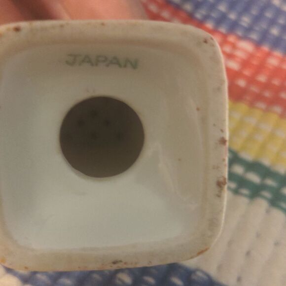 Vintage ceramic mid century modern salt and pepper shakers Japan - Picture 9 of 11